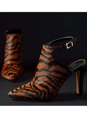 White House Black Market Dana Tiger Haircalf Ankle Buckle Heels slingback size 8